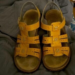 Reiker size 39 mustard colored sandals excellent condition fits size 8 1/2